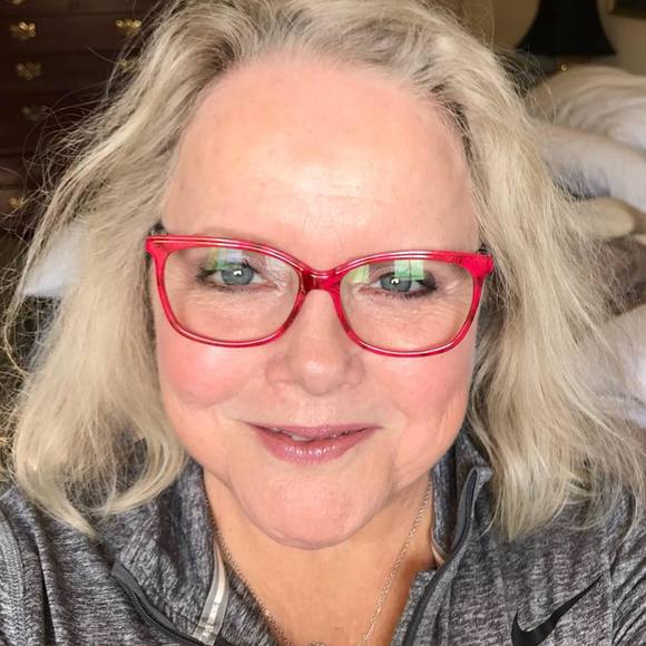 Meet your Posher, Terri - Picture 1 of 1